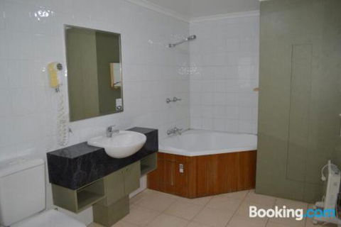 16 Lakeview Plaza - Hotel Gold Coast 6