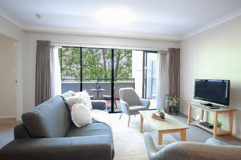 A Comfy 2BR Home Top Location FREE Parking - Hotel Gold Coast 4