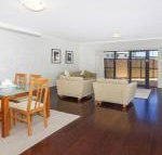 Ocean Blue on Manning - Hotel Gold Coast