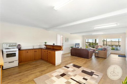 TASSIE SEASIDE SERENITY LAbode Accommodation - Hotel Gold Coast 5