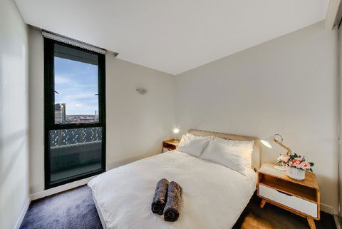 A Modern 2BR CBD Apt City Views FREE Parking - Hotel Gold Coast 6