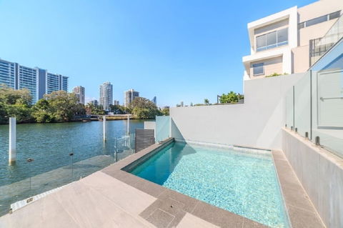 GC Private Homes - Waterfront Villas - Hotel Gold Coast 1