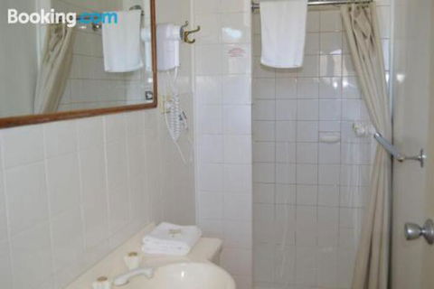 2 Lakeview Plaza - Hotel Gold Coast 0