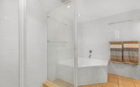 Apartment 5 Commodore - Hotel Gold Coast 6