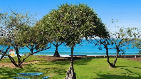 Kings Beach Ocean Front Views Private Balcony Overlooking Kings Beach - Hotel Gold Coast 5