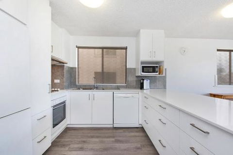 Kings Beach Ocean Front Views Private Balcony Overlooking Kings Beach - Hotel Gold Coast 2