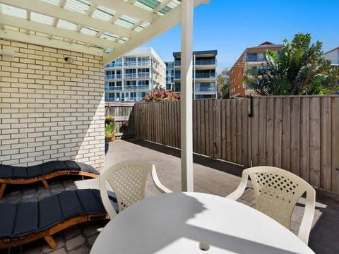 Kings Beach Ocean Front Views Private Balcony Overlooking Kings Beach - Hotel Gold Coast 1