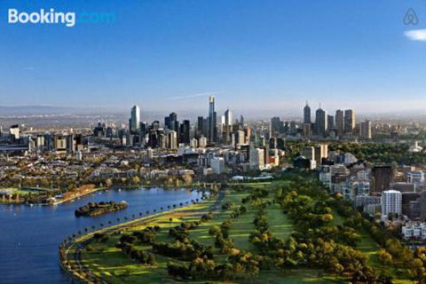 An Exquisite 2BR Apt With Stunning City Views - Hotel Gold Coast 4