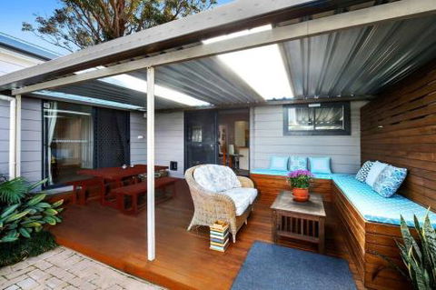 Comfortable Queen Sized Room Near Tuggerah Lake - Hotel Gold Coast 5