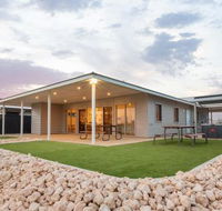 4 Corella Court Brand New Magnificent Marina Home With Wi Fi - Hotel Gold Coast