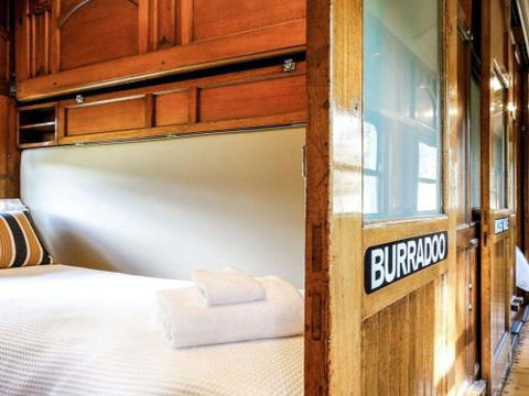 THE ANGAS CARRIAGE Alpine Southern Highlands 4pm Check Out On Sundays - Hotel Gold Coast 1
