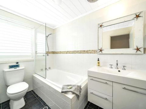 Mermaid Cottage At Hyams Beach 4pm Check Out Sundays - Hotel Gold Coast 2