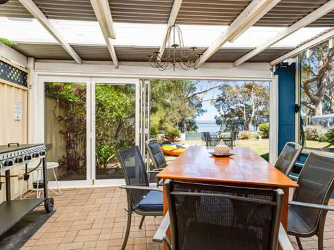 SORRENTO LAKESIDE Sanctuary Point 4pm Check Out Sundays - Hotel Gold Coast 2