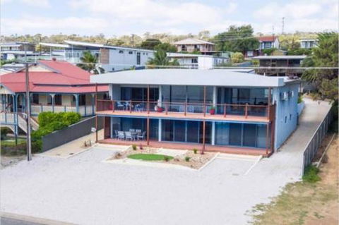 Almonta Apartments On The Water Front - Hotel Gold Coast 0