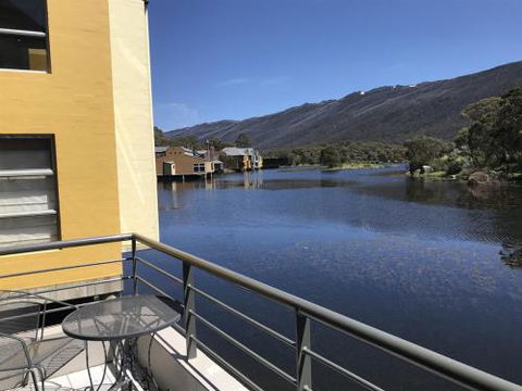 Snowonder Crackenback 36 - Hotel Gold Coast 2