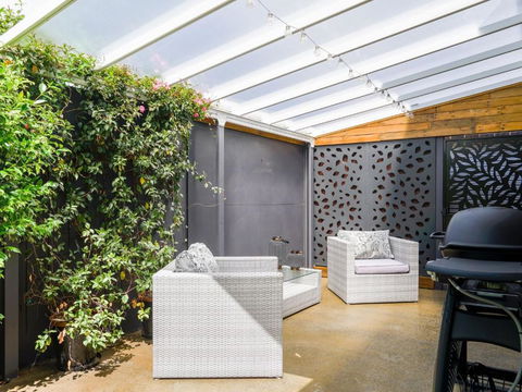 Blissful Bungalow - Hotel Gold Coast 2