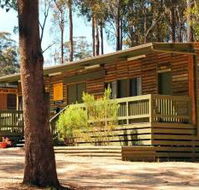 Lakes Entrance Log Cabins - Hotel Gold Coast