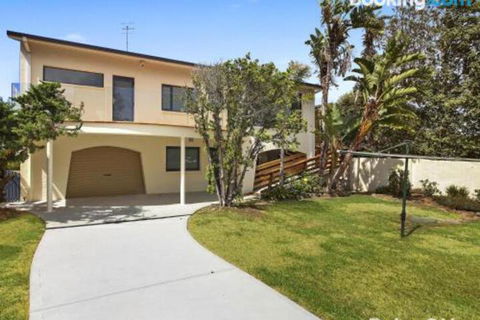 Beachfront Delight 14b Bareena Avenue - Hotel Gold Coast 2