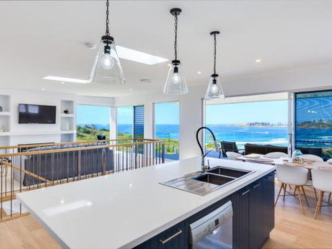 SEASCAPE Bombo 4pm Check Out Sundays - Hotel Gold Coast 5