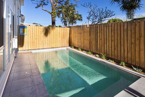11 Ann Street Coolum Beach - Hotel Gold Coast 3