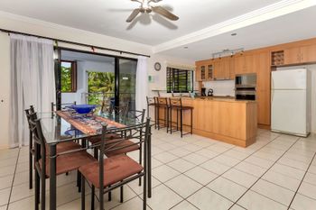 Oceansprey Beachfront Apartments - Hotel Gold Coast 2