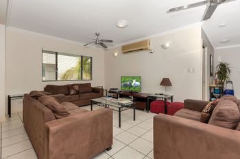 Oceansprey Beachfront Apartments - Hotel Gold Coast 4