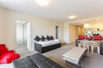 Spacious Apartment At Waitara - Hotel Gold Coast 6