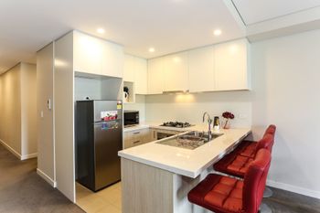 Spacious Apartment At Waitara - Hotel Gold Coast 5