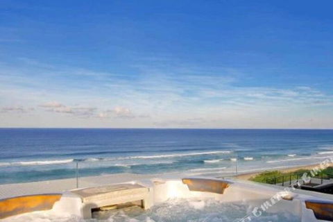 R & W Noosa Holidays 19 The Esplanade - Hotel Gold Coast 2