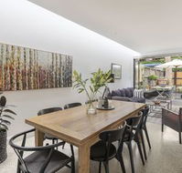 Stunning Executive Home in Glebe - Hotel Gold Coast