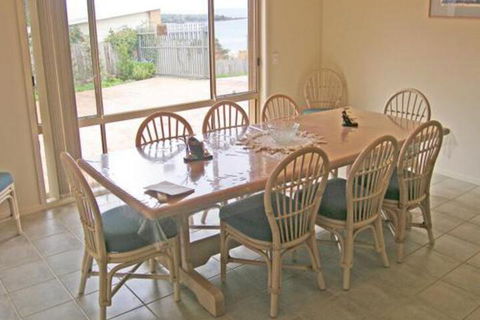 Water View House At Orient Point - Hotel Gold Coast 5