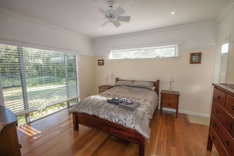 Crescent Head Farm - Hotel Gold Coast 2