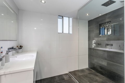 Penthouse On Suttons - Hotel Gold Coast 4