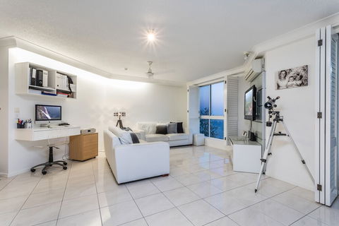 Penthouse On Suttons - Hotel Gold Coast 5