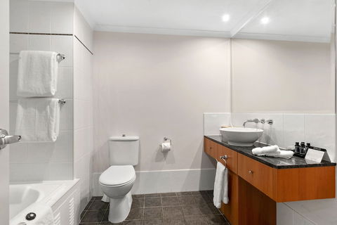 Poolside Apt In Alamanda Beachfront Resort 67 - Hotel Gold Coast 6