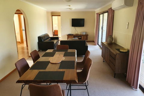 Annies Holiday Units - Hotel Gold Coast 1