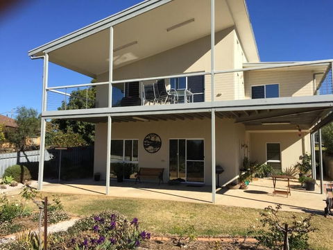 Lyreen's Apartment B&B - Hotel Gold Coast 3