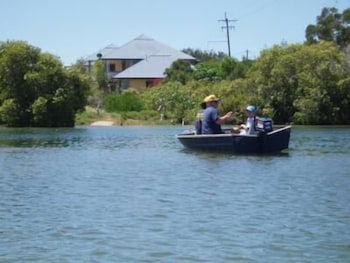 Hastings Cove Waterfront Holiday Apartments - Hotel Gold Coast 6