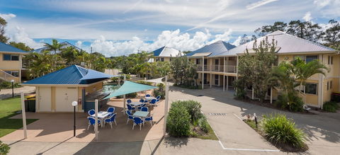 Hastings Cove Waterfront Holiday Apartments - Hotel Gold Coast 3