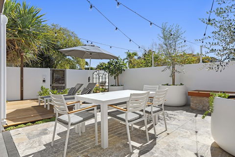 Alamode - Hotel Gold Coast 1