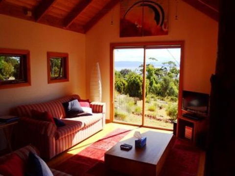 The Tree House - Hotel Gold Coast 1