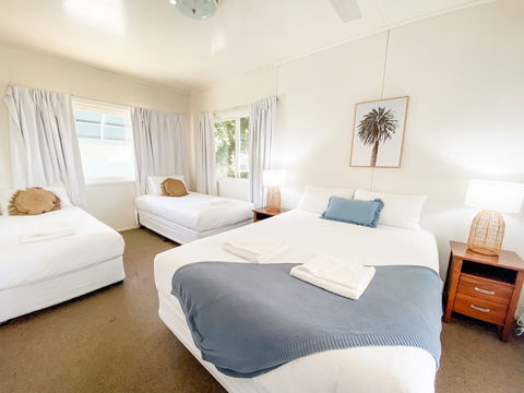 Pacific Sun Motor Inn Bargara - Hotel Gold Coast 5