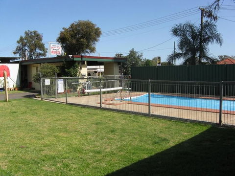 Peak Hill Golden Peak Budget Motel - Hotel Gold Coast 3
