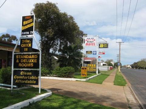 Peak Hill Golden Peak Budget Motel - Hotel Gold Coast 2