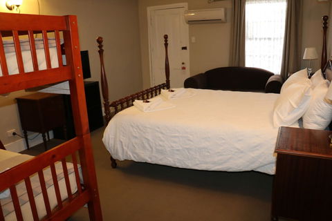 Settlers House York - Hotel Gold Coast 4