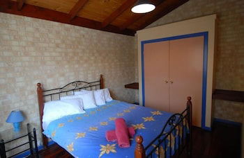 Yot Spot Apartments - Hotel Gold Coast 5