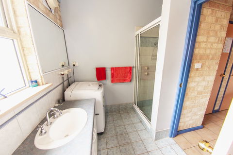 Yot Spot Apartments - Hotel Gold Coast 1