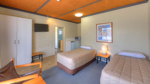 Motel Meneres - Hotel Gold Coast 5