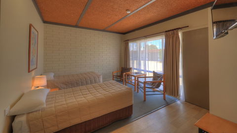 Motel Meneres - Hotel Gold Coast 4