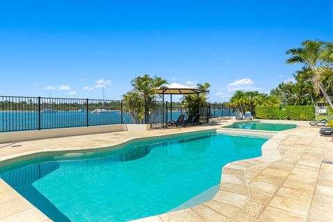 Aqua Linea - Hotel Gold Coast 2